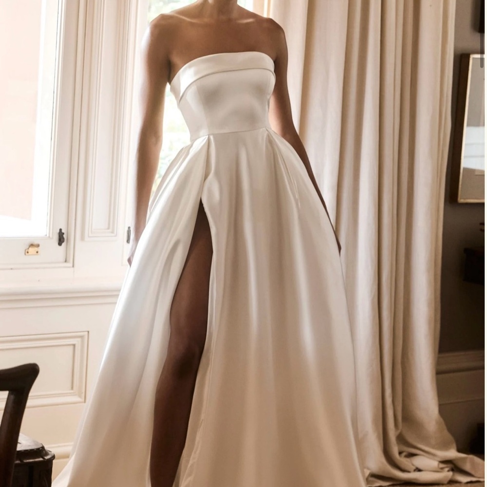 NWT Meshki Eileen Wedding Dress
